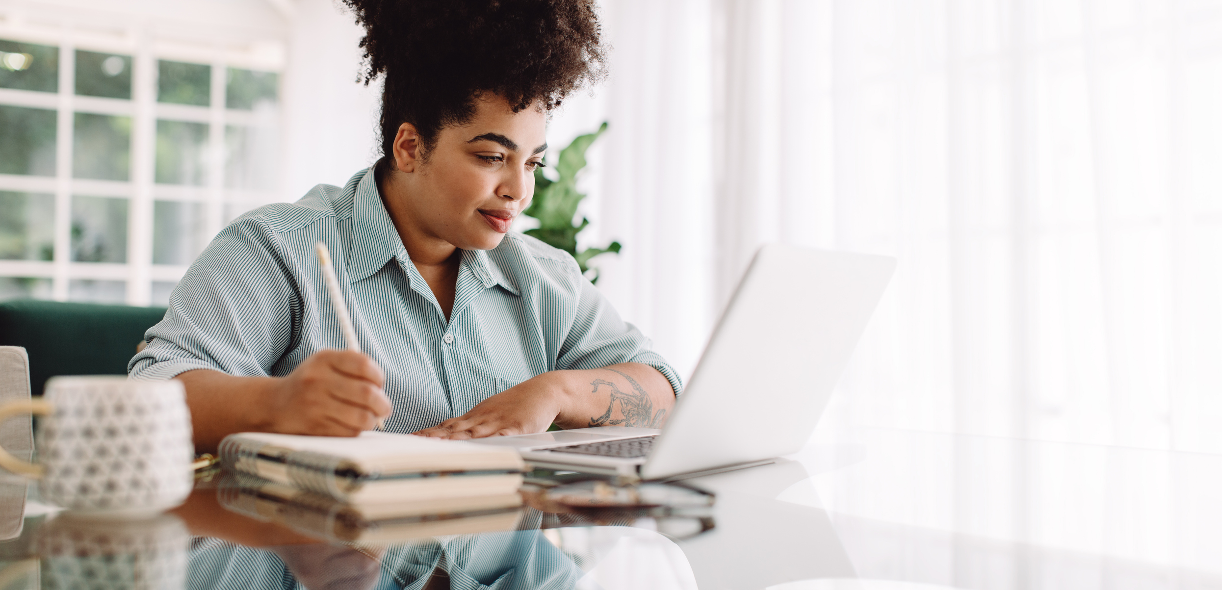 Online Colleges That Offer Free Laptops and Other Tech Perks